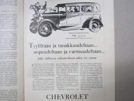 Kotiliesi 1928 nr 13, Kansikuva Alb. Gebhard - Uimaan lähdössä, Uinti ja terveys, Englantilainen ihannekoti, Alumiiastiat ja vitamiinit, Nukellakin on historia...
