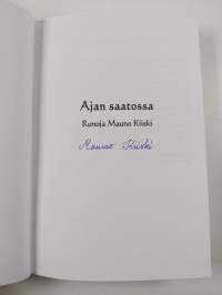 Ajan saatossa : runoja (signeerattu)