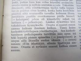 Kotiliesi 1929 nr 18, Kansikuva Vilho Sjöström - Aidalla, Pikkulapsi ja pahat voimat, Anna Sahlstén 70 v., Berliinin Kaasu- ja vesinäyttely, Vauvanvaatteet, Kaali ym