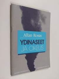 Ydinaseet ja oikeus