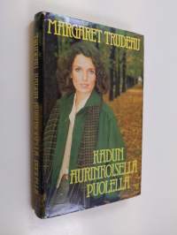 Kadun aurinkoisella puolella