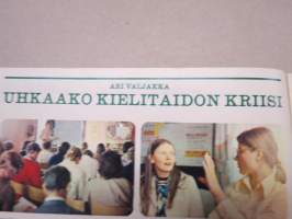 Kauppa ja koti 1973 nr 1, Timbuktuun, Uhkaako kielitaidon kriisi, Jääkliekkonappulat, SEV-yhteistyö, Uusien asuntoalueiden palvelut viipyvät, ym.