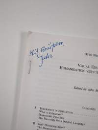 Visual education : humanisation versus popularisation