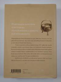 Hopeaa ja säveliä : pietarinsuomalaisen perheen kronikka