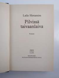 Pilvissä taivaanlaiva