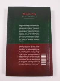 Mediaa käsittämässä
