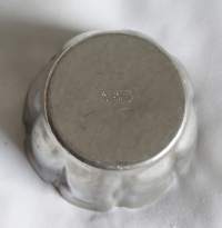 Malja  6x11 cm tinaa leimattu GEROTIN