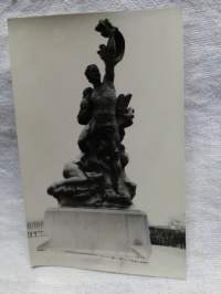 Wanha Helsinki postikortti (65) Haaksirikkoisten patsas