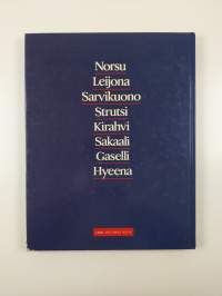 Afrikan savannit : norsu, leijona, sarvikuono, strutsi, kirahvi, sakaali, gaselli, hyeena