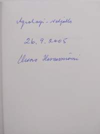 Varjoja elämän poluilla : elämänkertateos (signeerattu, tekijän omiste)