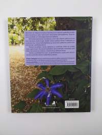 Ihanat kärhöt : yli 100 klematis-lajia