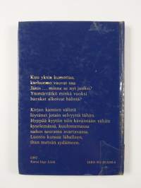 On jänis pensaassa sykkyrällä