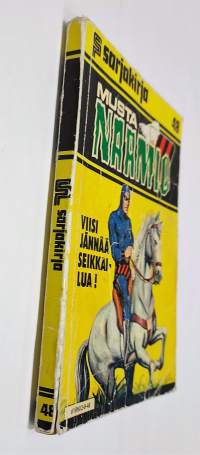 Mustanaamio 48