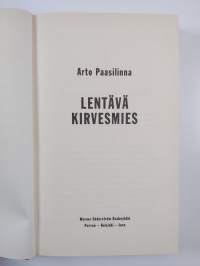 Lentävä kirvesmies