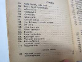 Valistuksen laulukirja, nuottipainos, sisältää nuottioppi-osuuden alussa, kaikki laulujen nimet näkyvät kuvissa