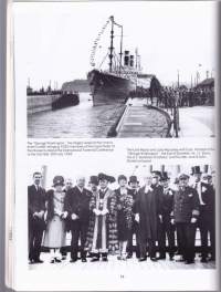 Cardiff Docks - A Photographic History, 1990. Cardiff - Telakan/sataman kuvahistoriikki.