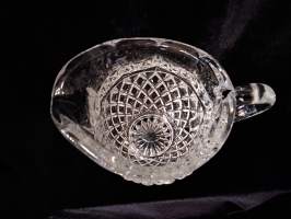 Kirkas puristelasi kermakko