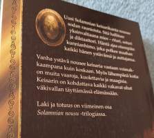 Laki ja totuus