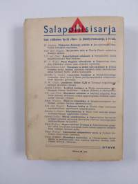 Charlie Chan panee toimeksi : salapoliisiromaani
