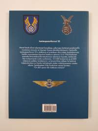 Lentoupseerikurssi 22 : 50 vuotta 2004 (signeerattu, tekijän omiste)