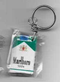 Marlboro vihreä  3,5x2x0,5 cm - avaimenperä käyttämätön alkuperäisessä pakkauksessa