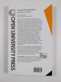 Social science : beyond constructivism and realism