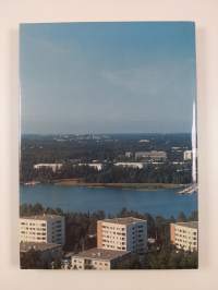 Finlandia : a northern republic = la république du nord = Republik im Norden