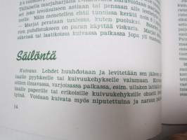 Särvintä suoraan luonnosta 1942 -opas pula-ajan kasvien, marjojen ym. käyttöön ravinnoksi, mausteiksi, korvikkeiksi -näköispainos / facsimile