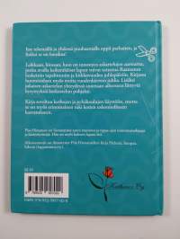 Leikkaan, liimaan, luon : askarrellen Raamatun maailmaan