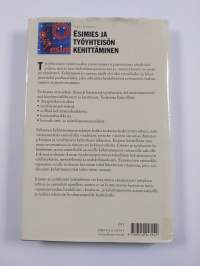 Esimies ja työyhteisön kehittäminen
