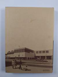 Jumpasta tiedekunnaksi : suomalainen voimistelunopettajakoulutus 100 vuotta, 1882-1982