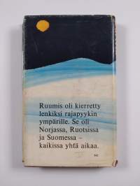 Kolmen valtakunnan vainaja : Jännitysromaani