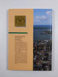 Kauppakamaritoimintaa Vaasassa 75 vuotta : Vaasan kauppakamari 1917-1992 = Handelskammarverksamhet i Vasa i 75 år : Vasa handelskammare 1917-1992 = 75 years of Th...
