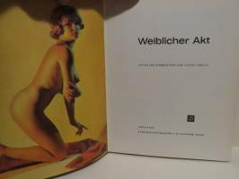 Weiblicher Akt
