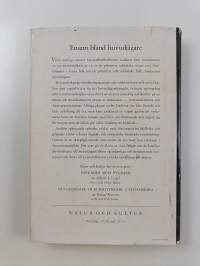 Ensam bland huvudjägare