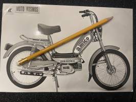Kosmos Amico / II -mopedi / moottoripyörä tai niihin liittyvä -valokuva, promootiokuva / promotional photograph of a moped / motercycle / related