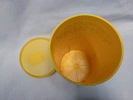 Taloussiirappia tuotepakkaus (1)