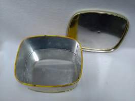 Tipu peltipurkki