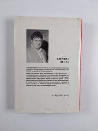 Poikia vankilassa