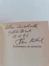 Saarnamies on surmattu : poliisiromaani (signeerattu, tekijän omiste)