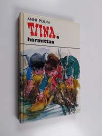 Tiinaa harmittaa