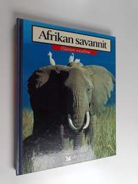 Afrikan savannit : norsu, leijona, sarvikuono, strutsi, kirahvi, sakaali, gaselli, hyeena