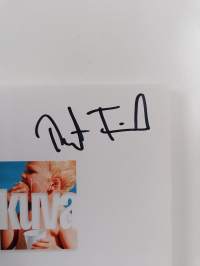 Hyvä kuva! : viestijän valokuvausopas (signeerattu)