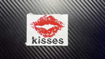 Kisses -tarra