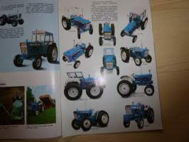 Ford traktori esite, sisältää useita eri malleja, alkuperäinen ja suomenkielinen.