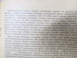 Vääpeli kertoo sotilaille, Julius Tiihonen kertoo vankeudestaan keisarinajan Venäjällä ym. Tiihonen itse palvellut myös Muukalaislegioonassa, josta maininta