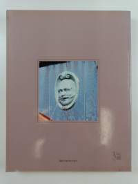 Charles Moore : buildings and projects 1949 - 1986