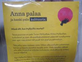 Pala Turun Myllysiltaa, 2010 romahtaneen sillan betonipala alkuperäisellä kulttuurikaupunki 2011 pakkauksessaan
