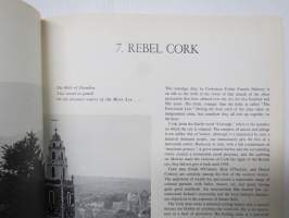 Ireland a terrible beauty -Irlantia esittelevä kuvateos, jossa myös tuodaan esiin historian aiheuttamat jännitteet sekä molemminpuolinen terrrorismi ym.