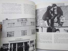 Ireland a terrible beauty -Irlantia esittelevä kuvateos, jossa myös tuodaan esiin historian aiheuttamat jännitteet sekä molemminpuolinen terrrorismi ym.